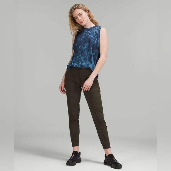 Lululemon All Yours Tank Top in Marmoleado Tie Dye Soft Denim Size 8. - Picture 1 of 11